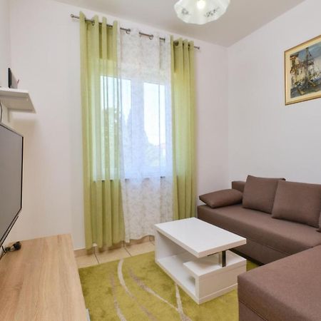 Apartments Blanka Nerezine Bagian luar foto