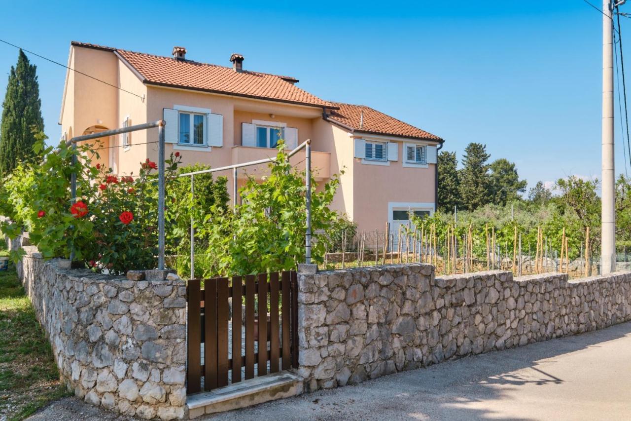 Apartments Blanka Nerezine Bagian luar foto