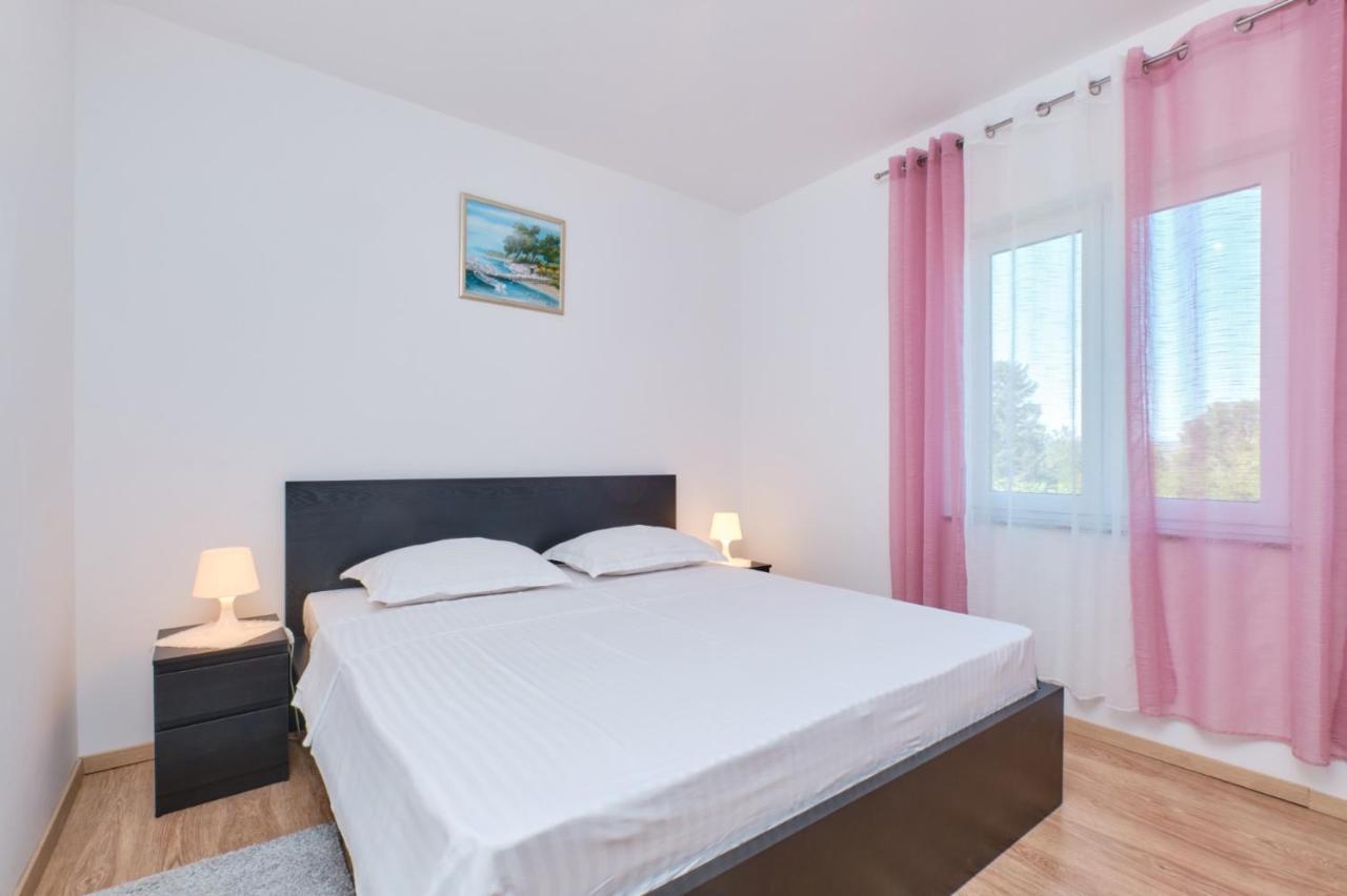 Apartments Blanka Nerezine Bagian luar foto
