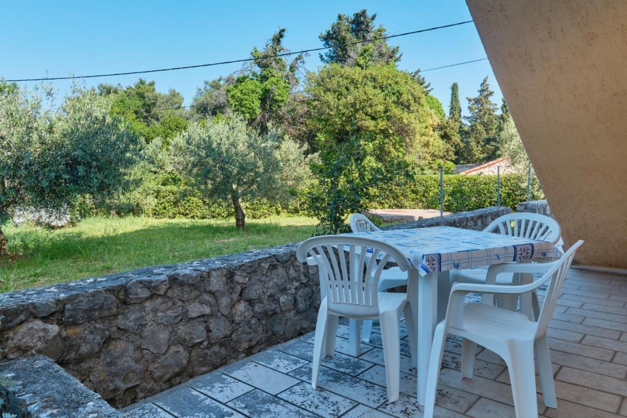 Apartments Blanka Nerezine Bagian luar foto