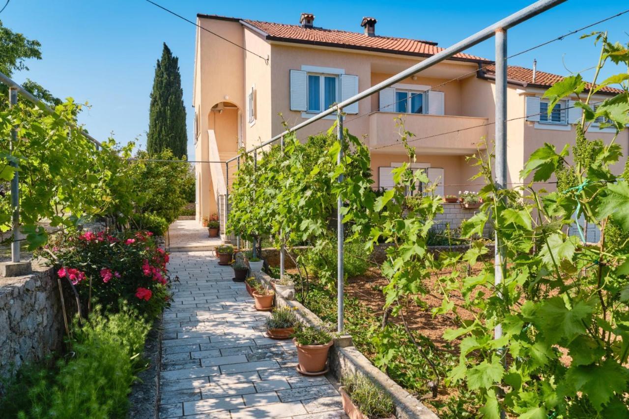 Apartments Blanka Nerezine Bagian luar foto