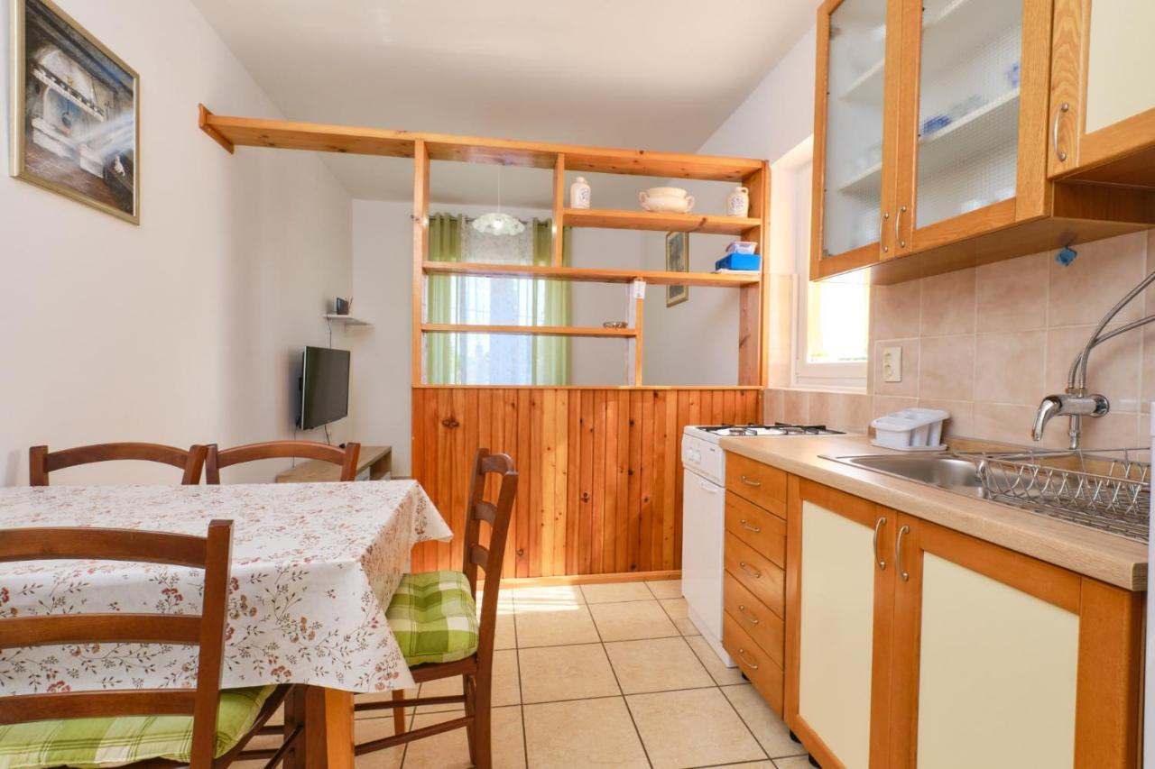 Apartments Blanka Nerezine Bagian luar foto