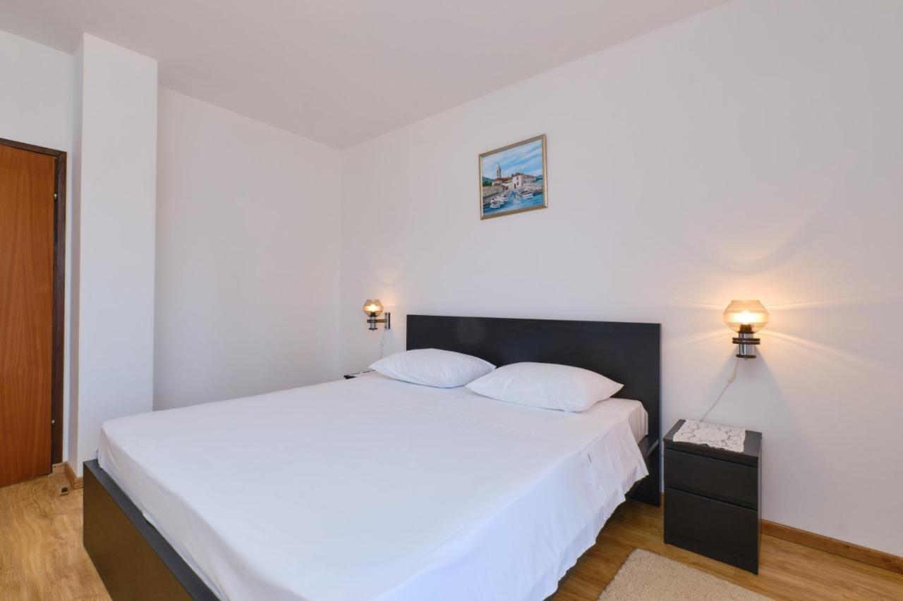 Apartments Blanka Nerezine Bagian luar foto