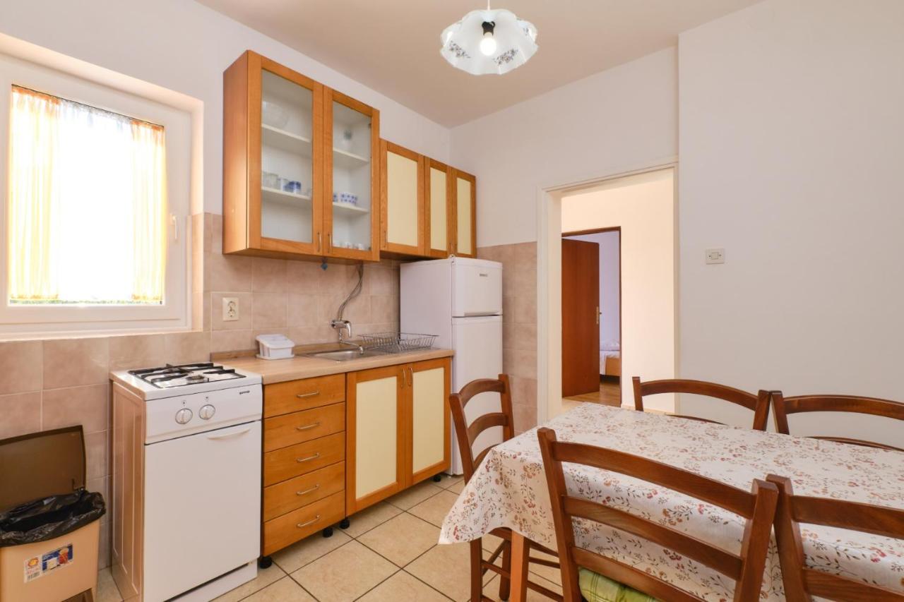 Apartments Blanka Nerezine Bagian luar foto