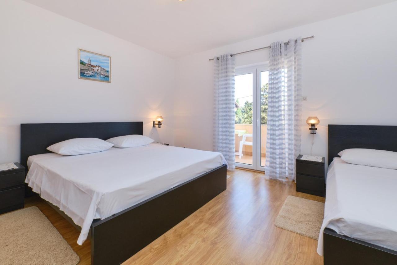 Apartments Blanka Nerezine Bagian luar foto